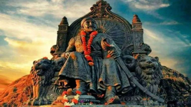 शिवाजी महाराज की प्रतिमा गिरने पर महाराष्ट्र में हंगामा, आज विपक्ष का जूता मारो आंदोलन