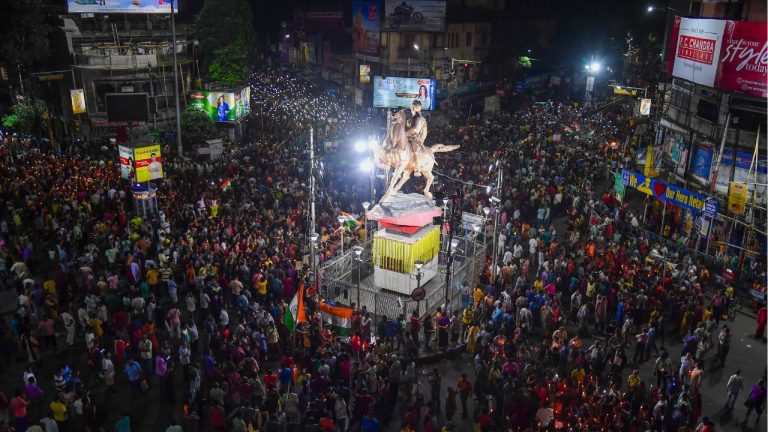 कोलकाता रेप केस: बेटी का दाह संस्कार करने के लिए मजबूर हुए… मृतका के मां-पिता का छलका दर्द