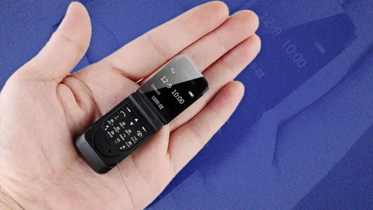 Smallest Flip Phone: ये है दुनिया का सबसे छोटा फ्लिप फोन, मिलते हैं सभी बेसिक फीचर