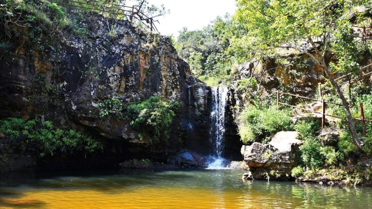 पार्टनर के साथ घूमने के लिए परफेक्ट हैं पचमढ़ी की ये खूबसूरत जगहें