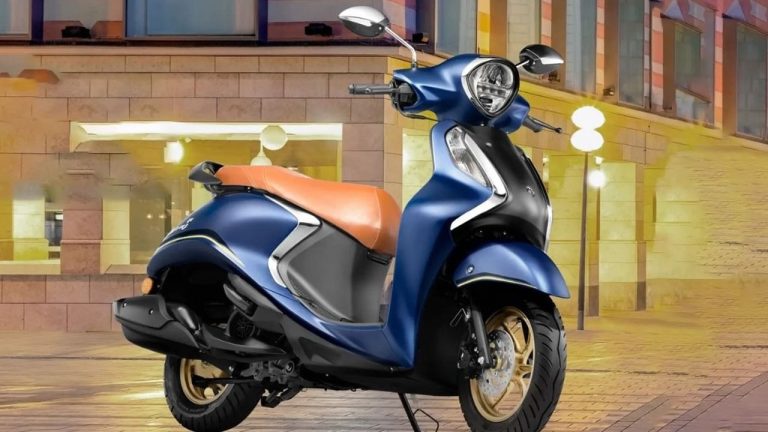 Bluetooth Connectivity Scooters:  ब्लूटूथ कनेक्टिविटी वाले ‘स्मार्ट’ स्कूटर्स, कीमत 1 लाख से भी कम